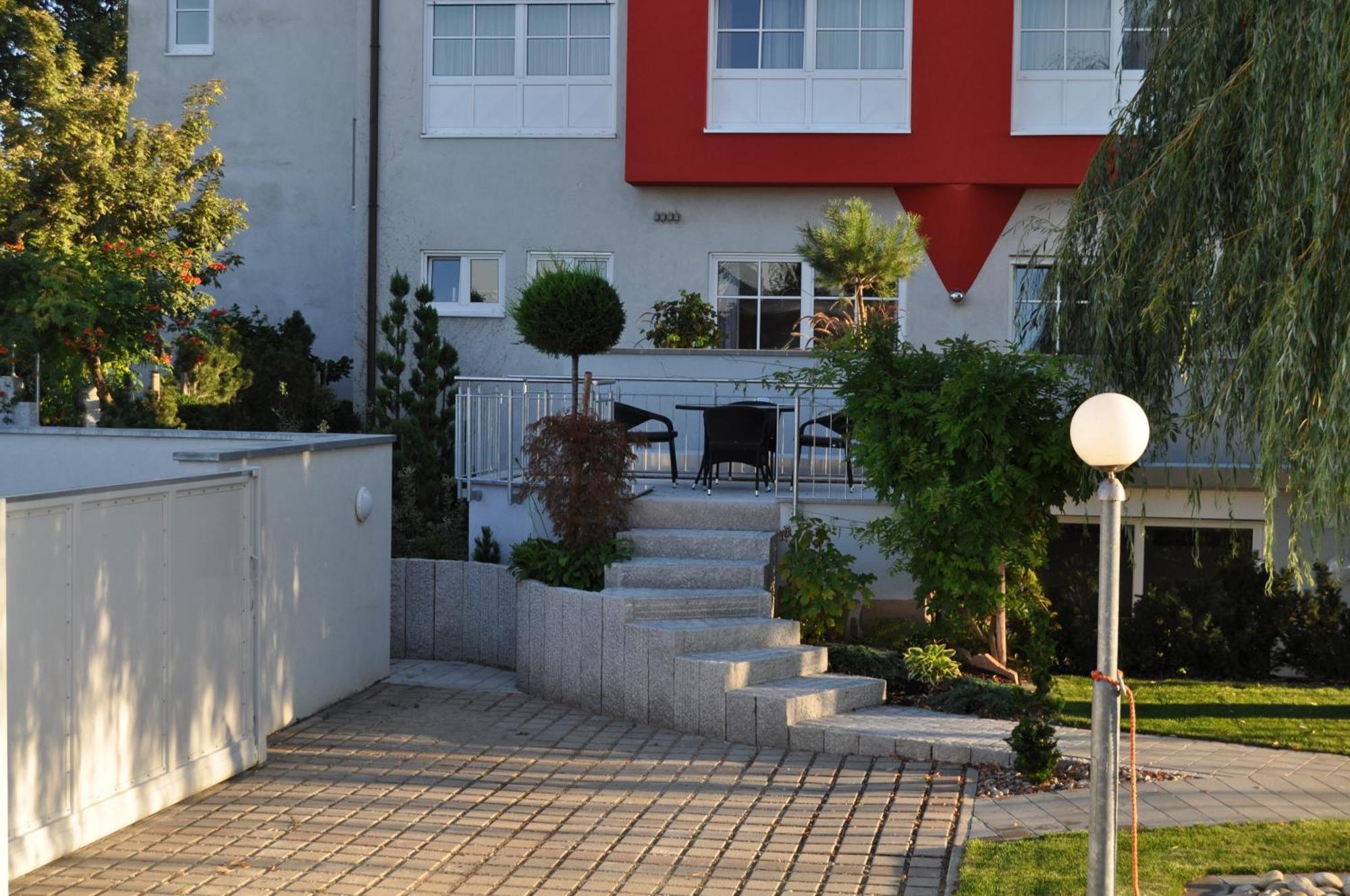 Kirchers Park & Wellnesshotel Kaiserstuhl Garni Endingen am Kaiserstuhl Екстериор снимка