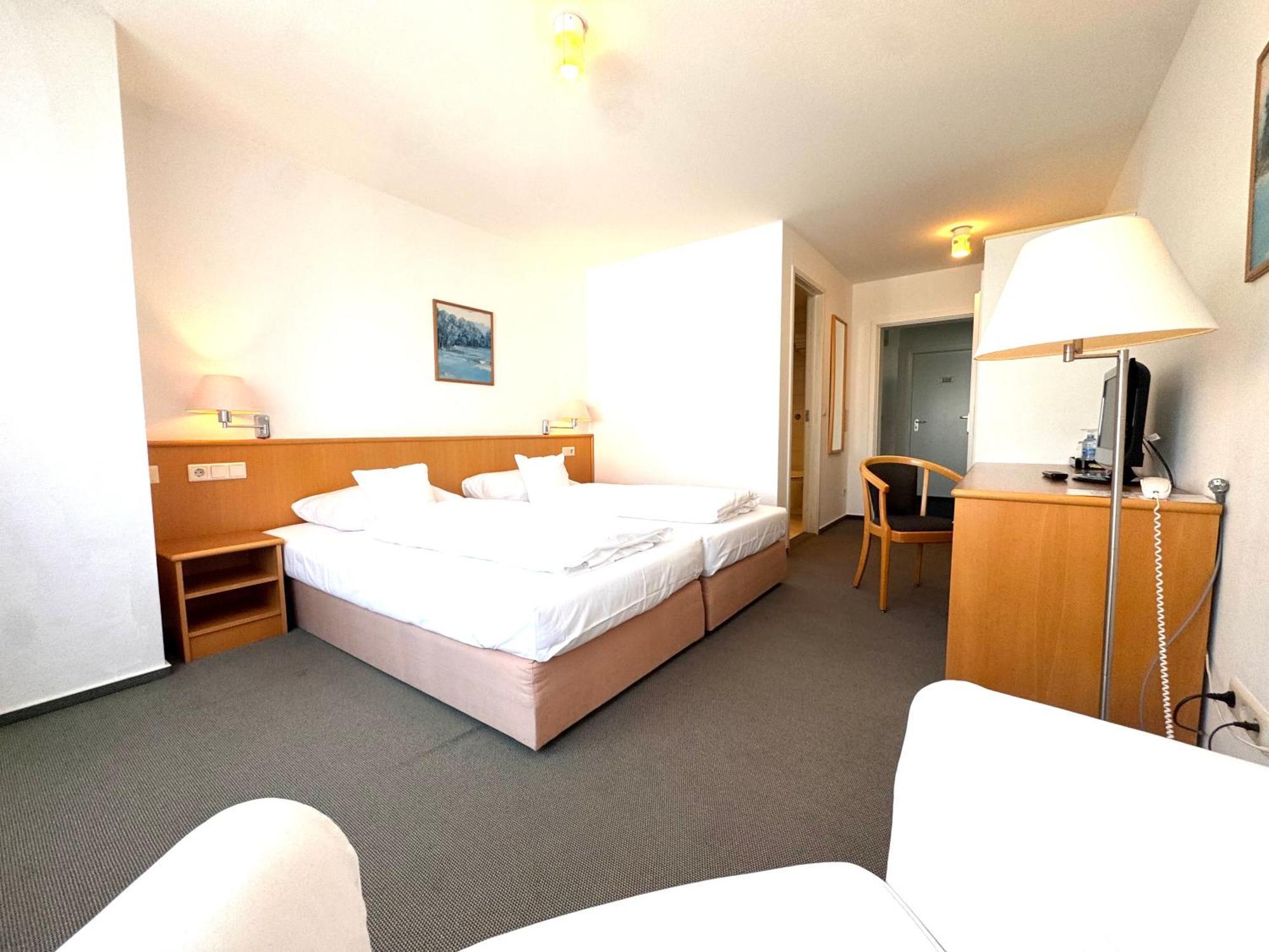 Kirchers Park & Wellnesshotel Kaiserstuhl Garni Endingen am Kaiserstuhl Екстериор снимка